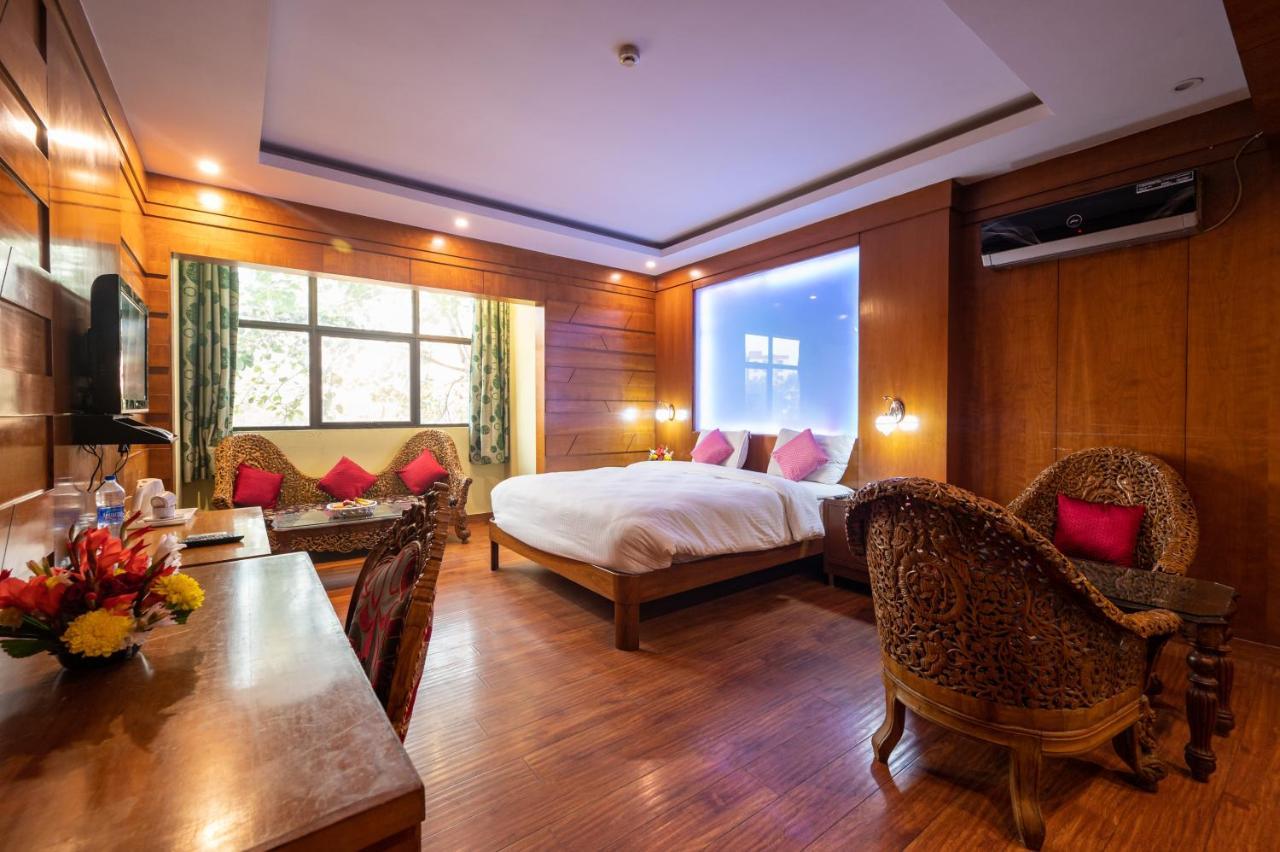 Hotel Emarald, New Delhi Eksteriør bilde
